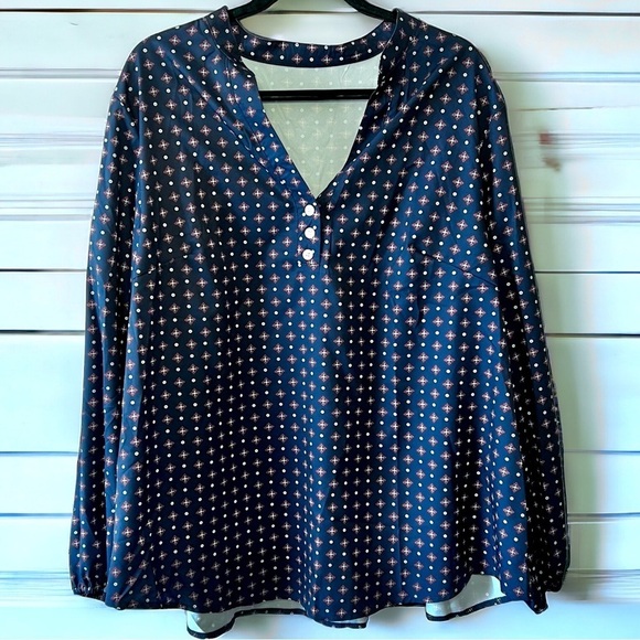 NWOT SHEIN Curve 4XL Navy Geometric Button Front Blouse - Picture 2 of 8